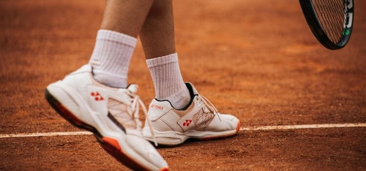 Tennis shoes for clay courts